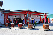 Opening der LEGO Ninjago World mit Trommlern (&copy;Foto.Martin Schmtz)